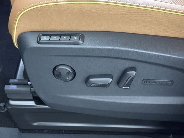 New 2025 Volkswagen ID. Buzz Pro S RWD image 17