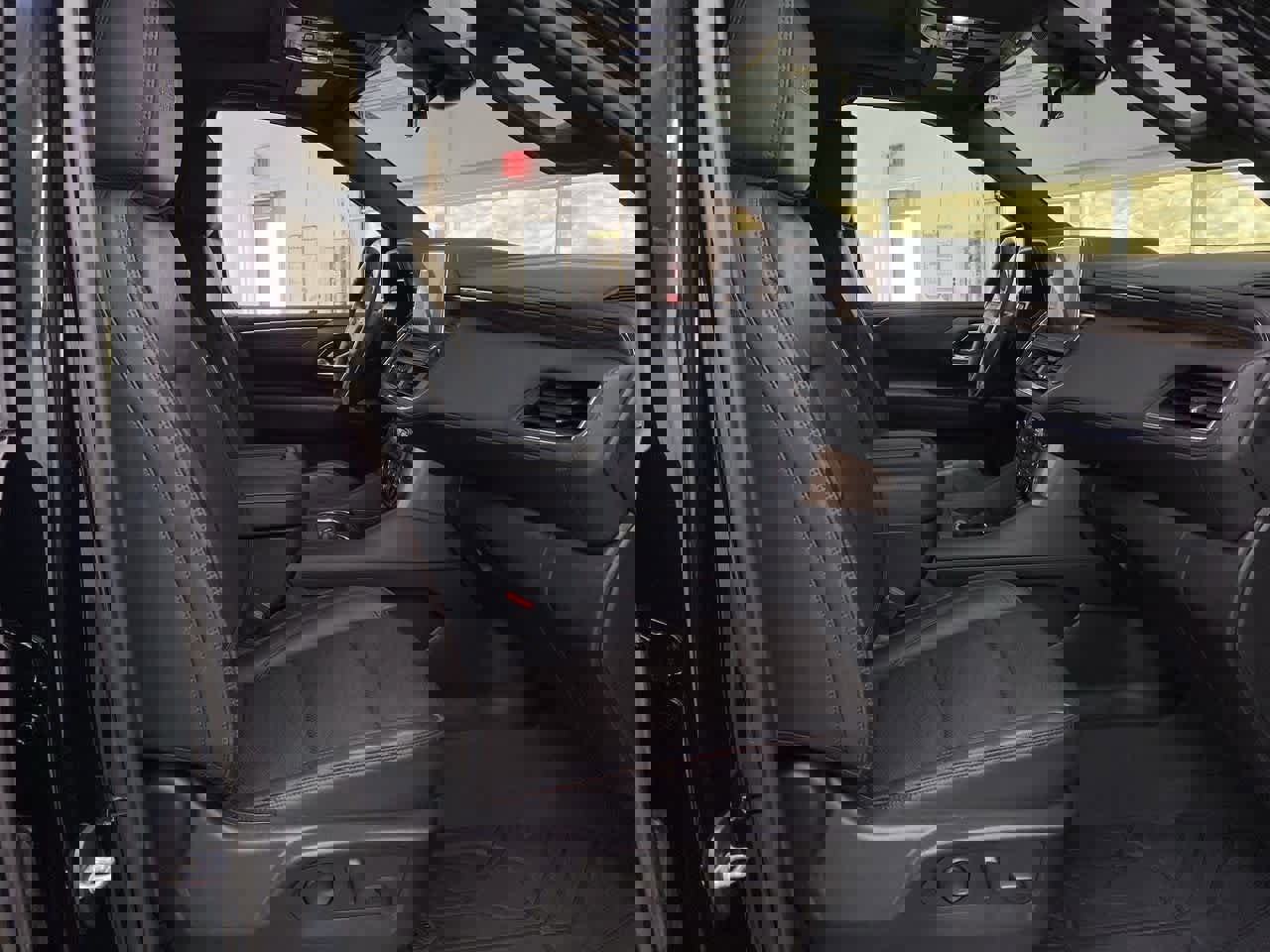 Used 2024 Chevrolet Tahoe High Country w/ Premium Package image 18