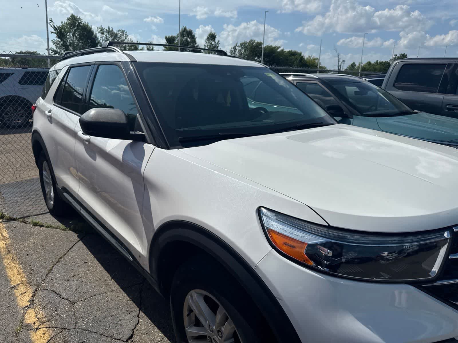 Used 2023 Ford Explorer XLT w/ Equipment Group 202A AWD/4WD image 8