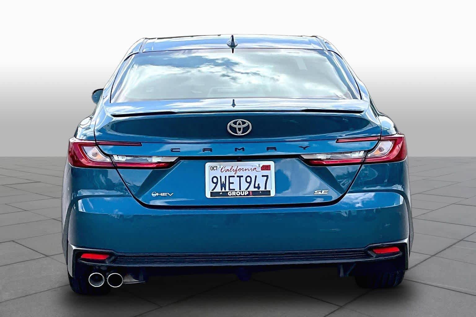 Used 2026 Toyota Camry SE FWD image 4