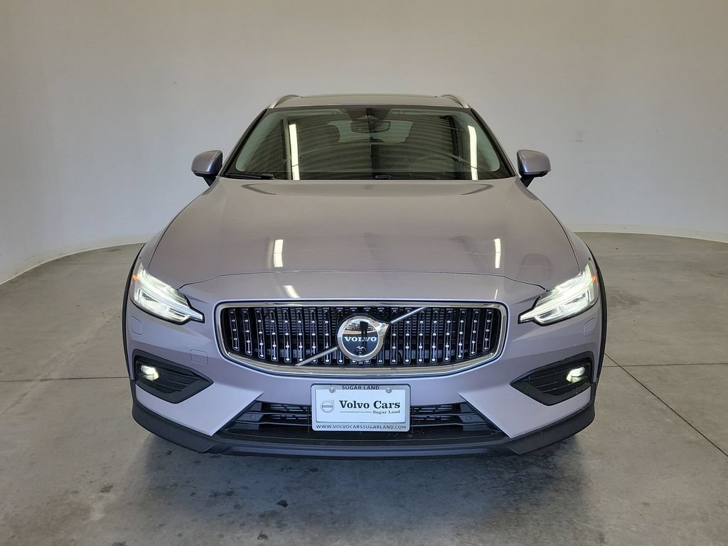 New 2026 Volvo V60 B5 Cross Country Plus w/ Protection Package Premier AWD/4WD image 2