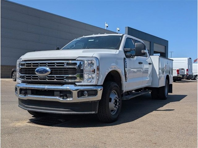 New 2025 Ford F350 XL w/ XL Chrome Package image 3