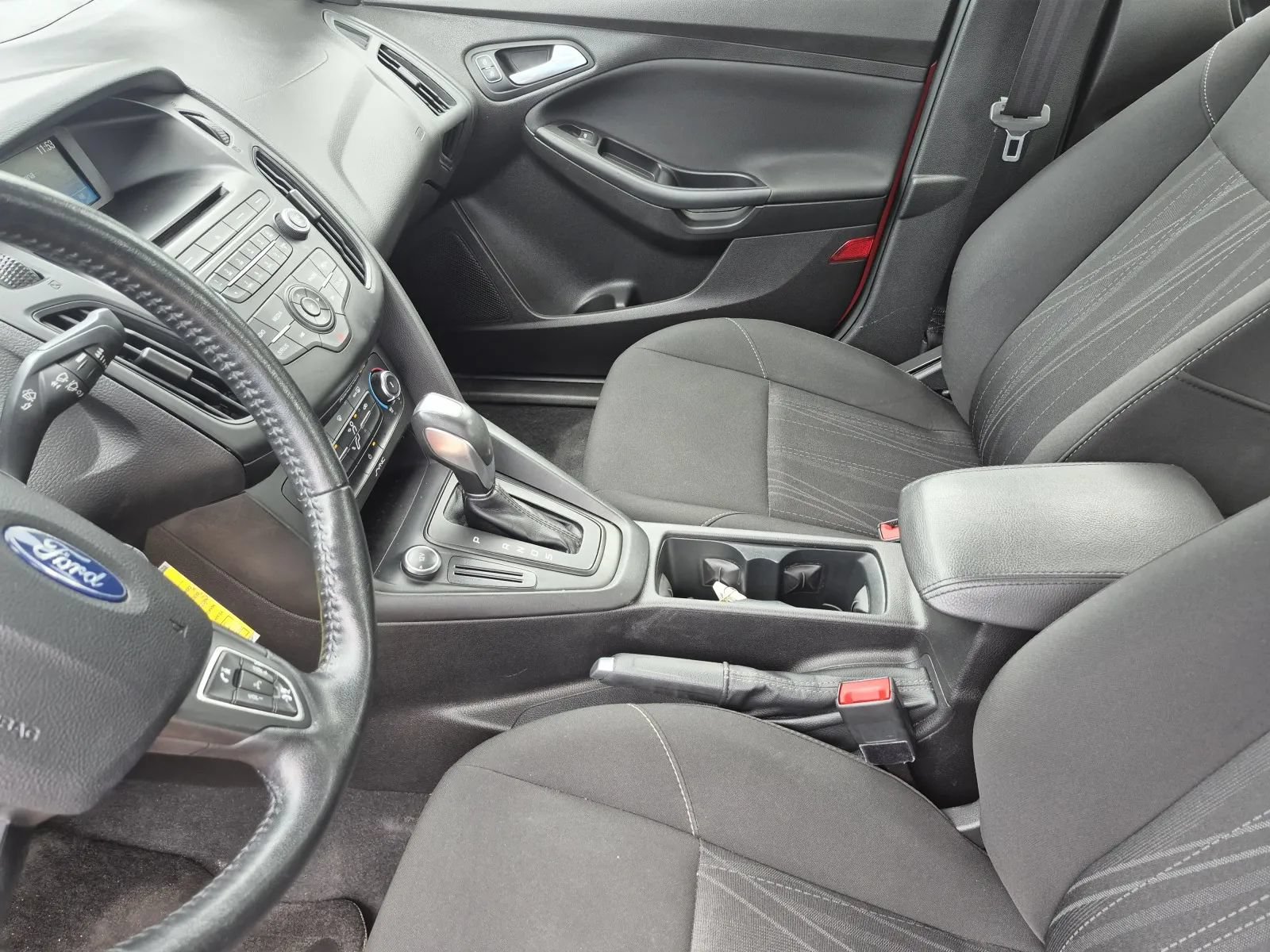Used 2016 Ford Focus SE w/ SE Sport Package FWD image 14