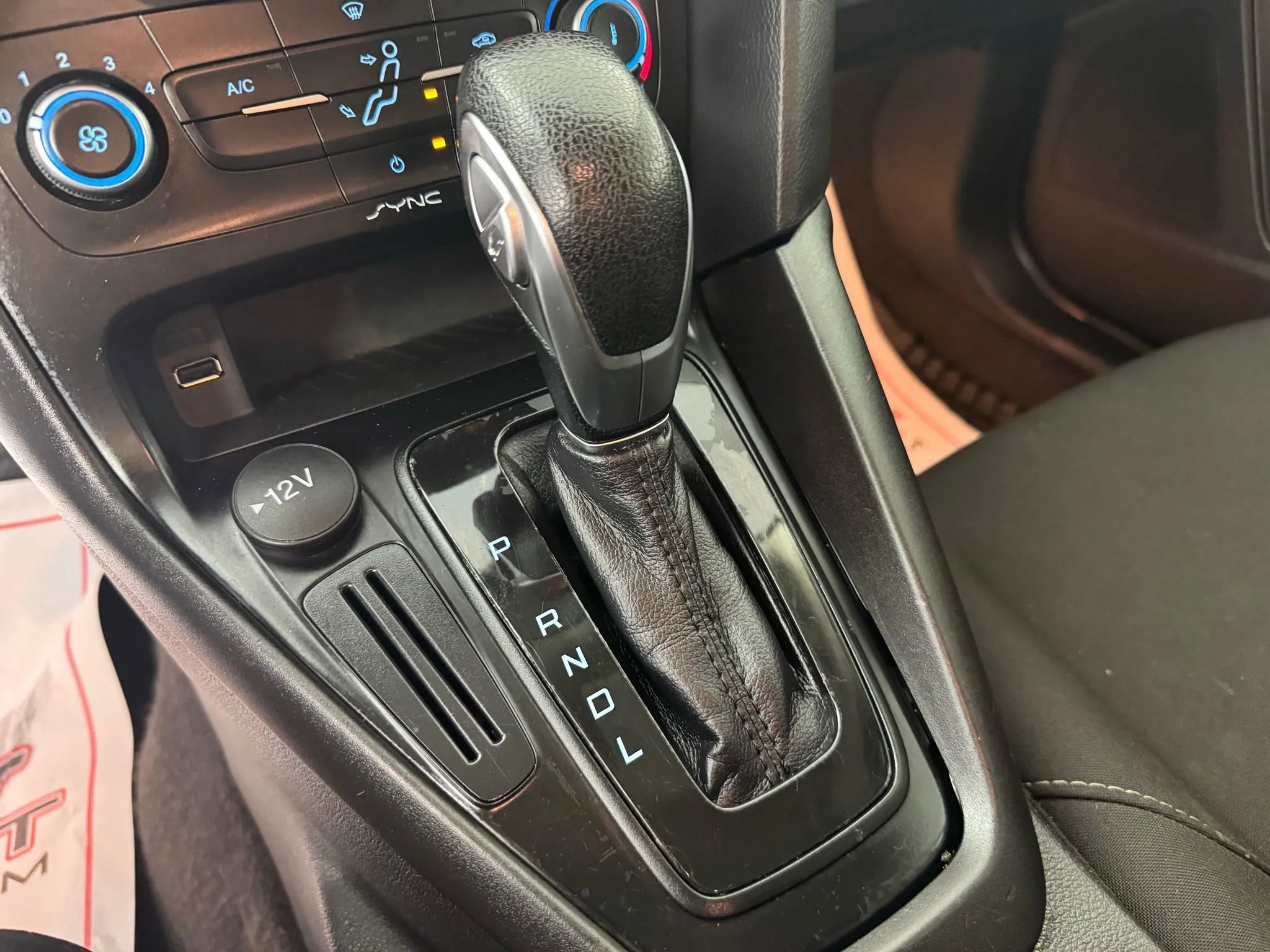 Used 2018 Ford Focus SE FWD image 20