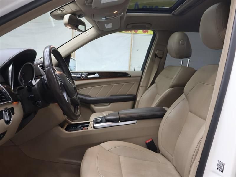 Used 2015 Mercedes-Benz GL 450 4MATIC w/ Appearance Package image 18