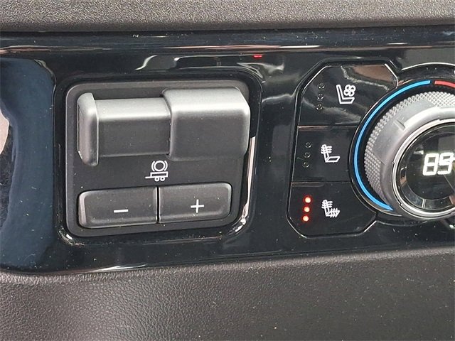 Used 2023 Chevrolet Silverado 1500 High Country image 25