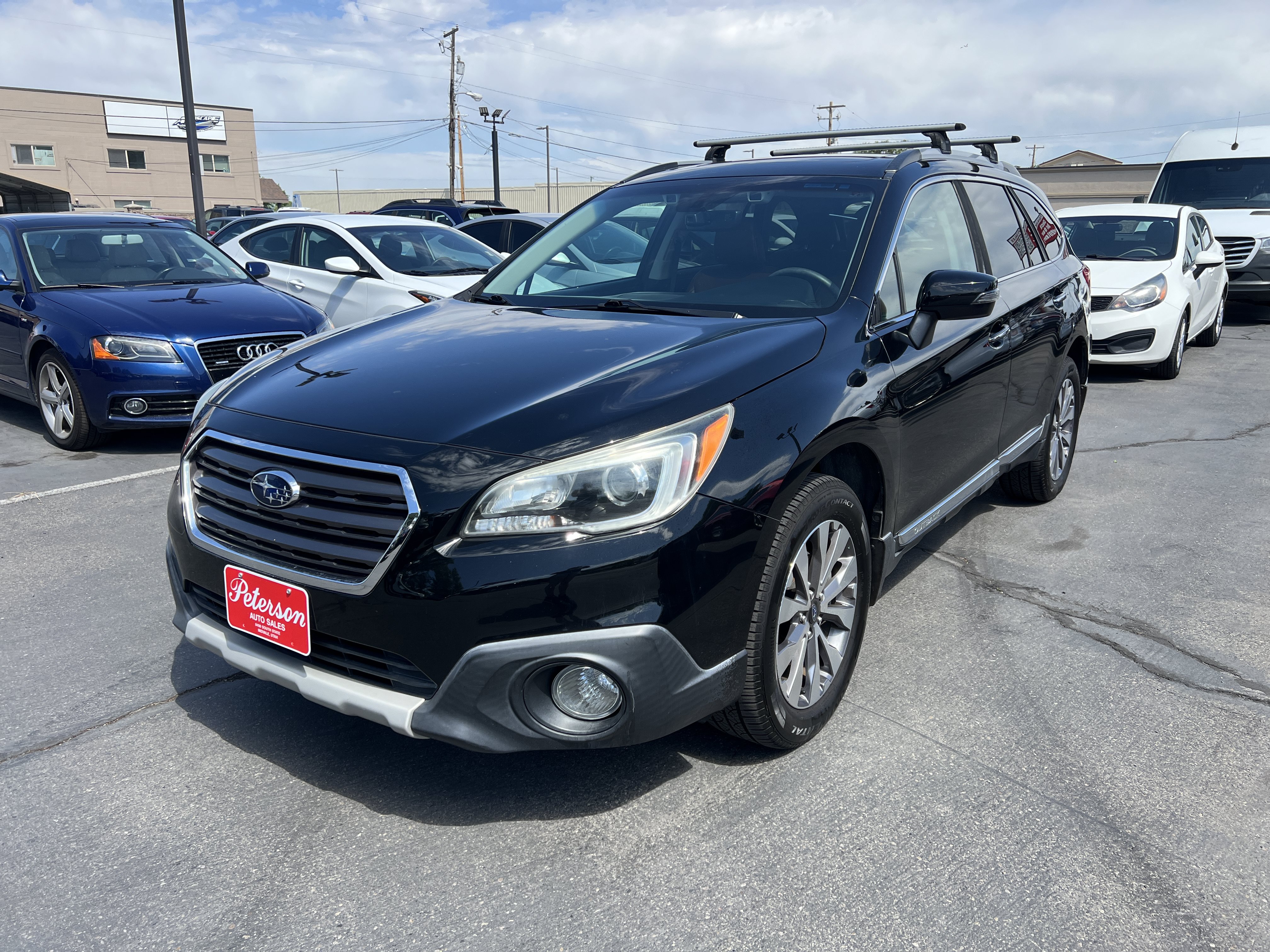 Used 2017 Subaru Outback 3.6R Touring w/ Popular Package #5A AWD/4WD image 2