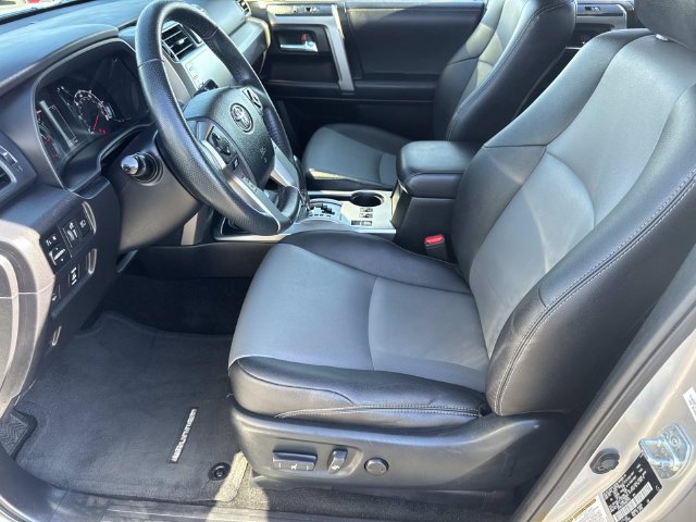 Used 2021 Toyota 4Runner SR5 Premium w/ Moonroof Package AWD/4WD image 24
