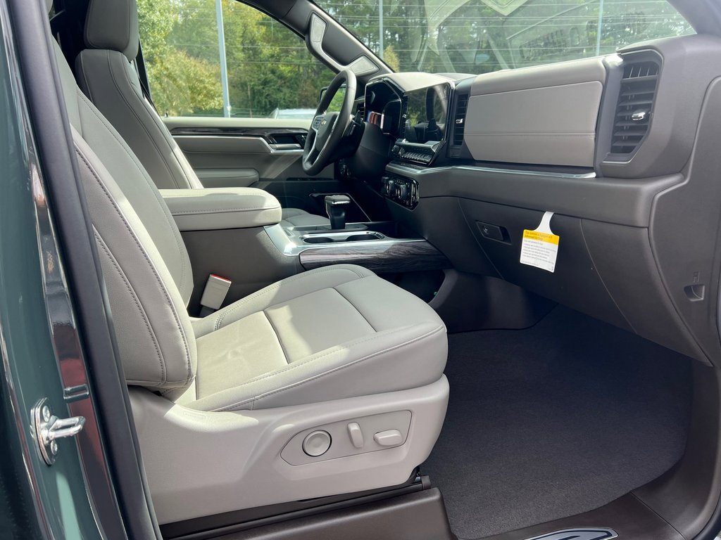 New 2026 Chevrolet Silverado 1500 LTZ w/ LTZ Premium Package image 18