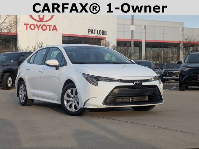 Used 2025 Toyota Corolla LE image 2