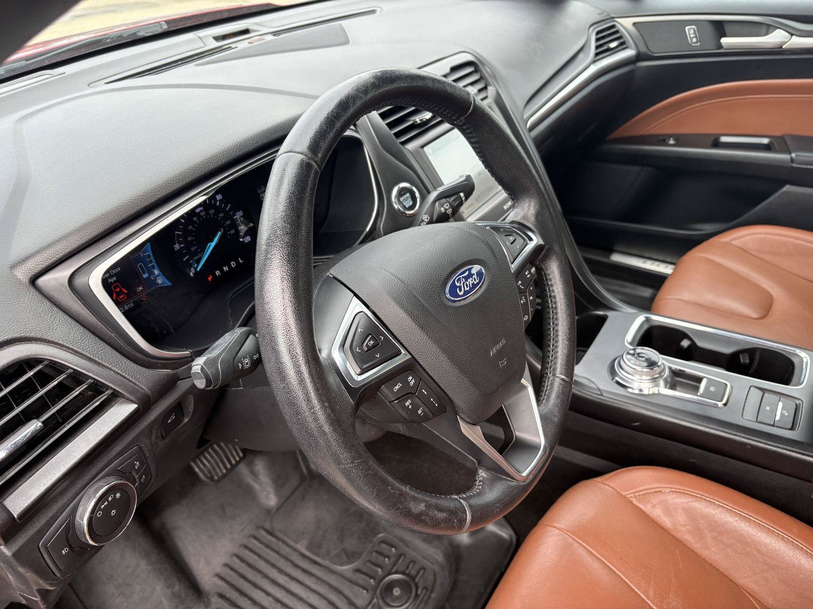 Used 2019 Ford Fusion Energi Titanium FWD image 9