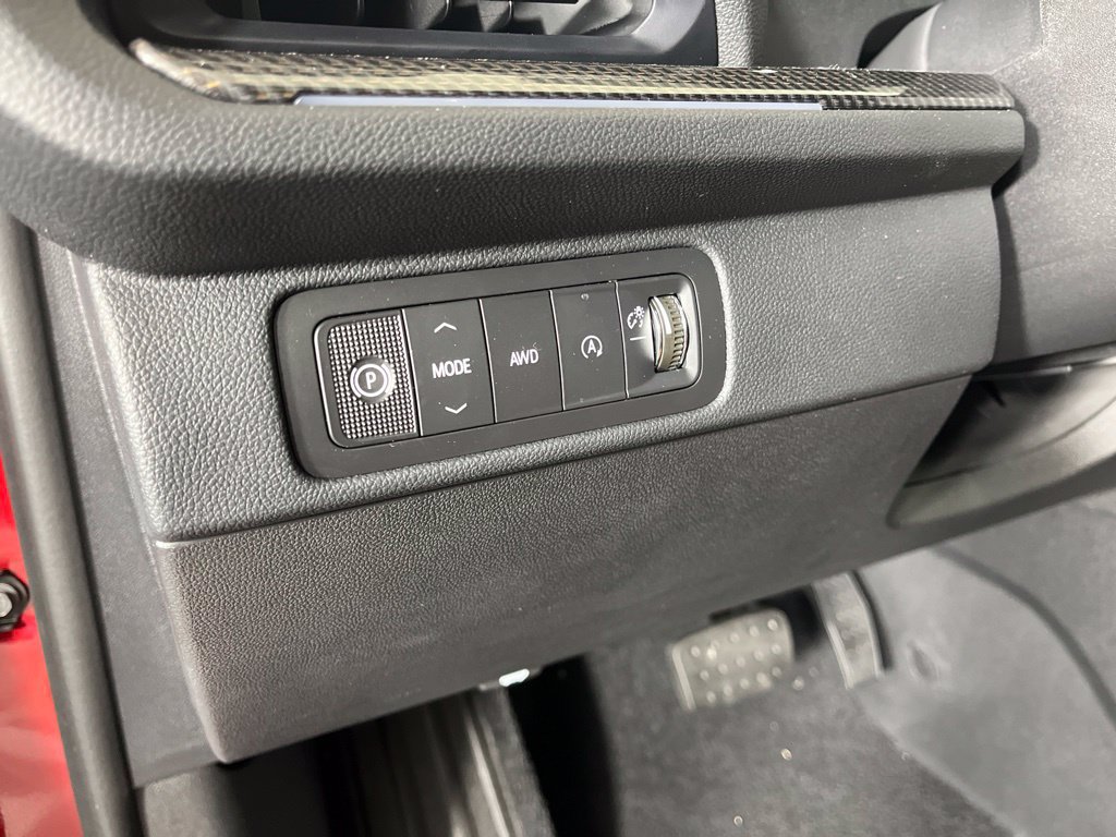 New 2027 Chevrolet Traverse Z71 w/ Enhanced Driving Package AWD/4WD image 34
