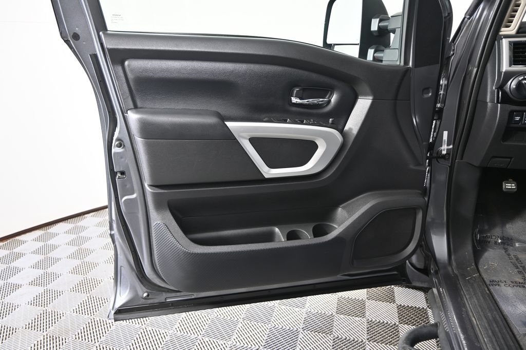 Used 2021 Nissan Titan SV w/ SV Convenience Package AWD/4WD image 18