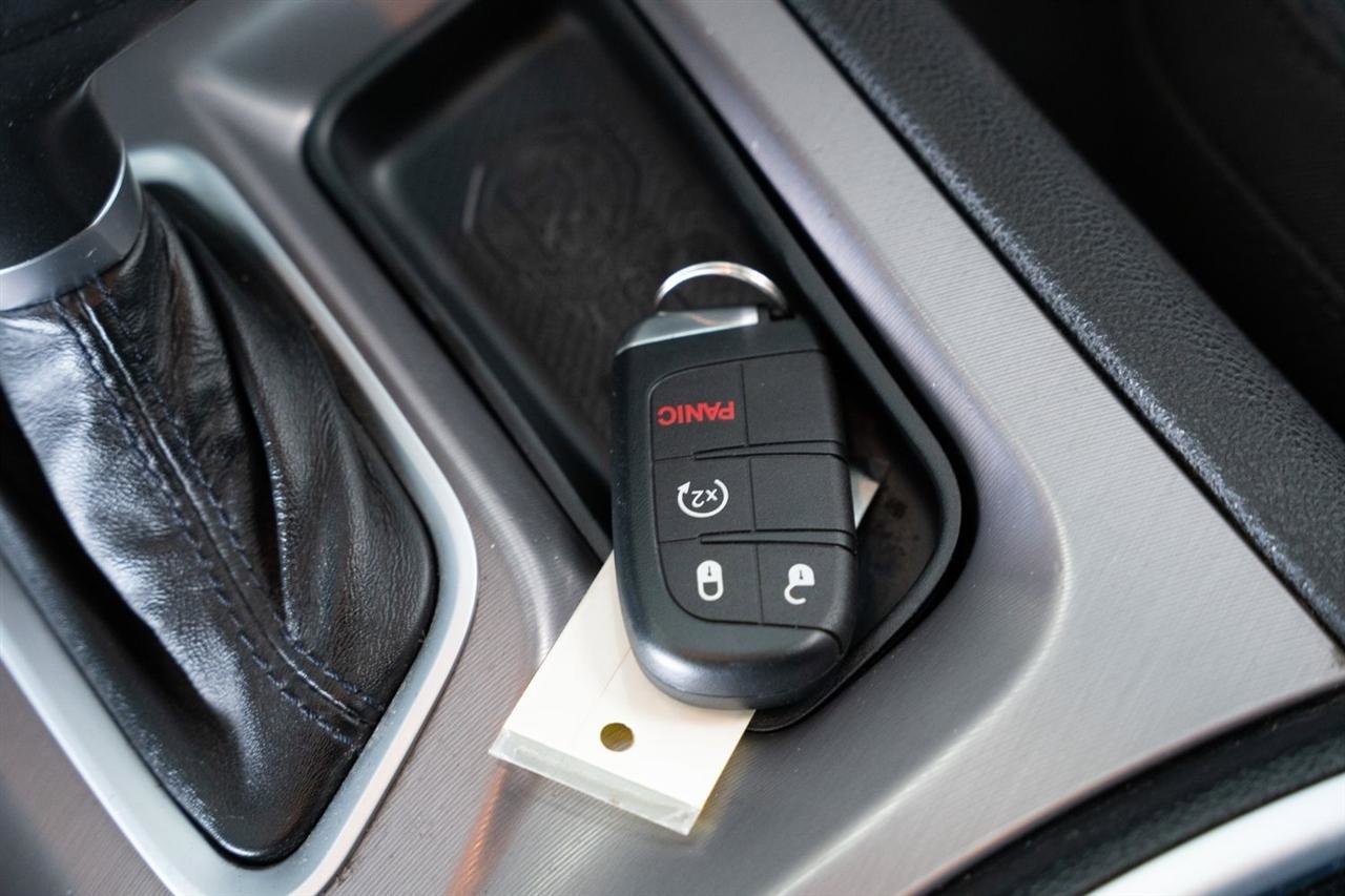 Used 2022 Dodge Charger SXT RWD image 19