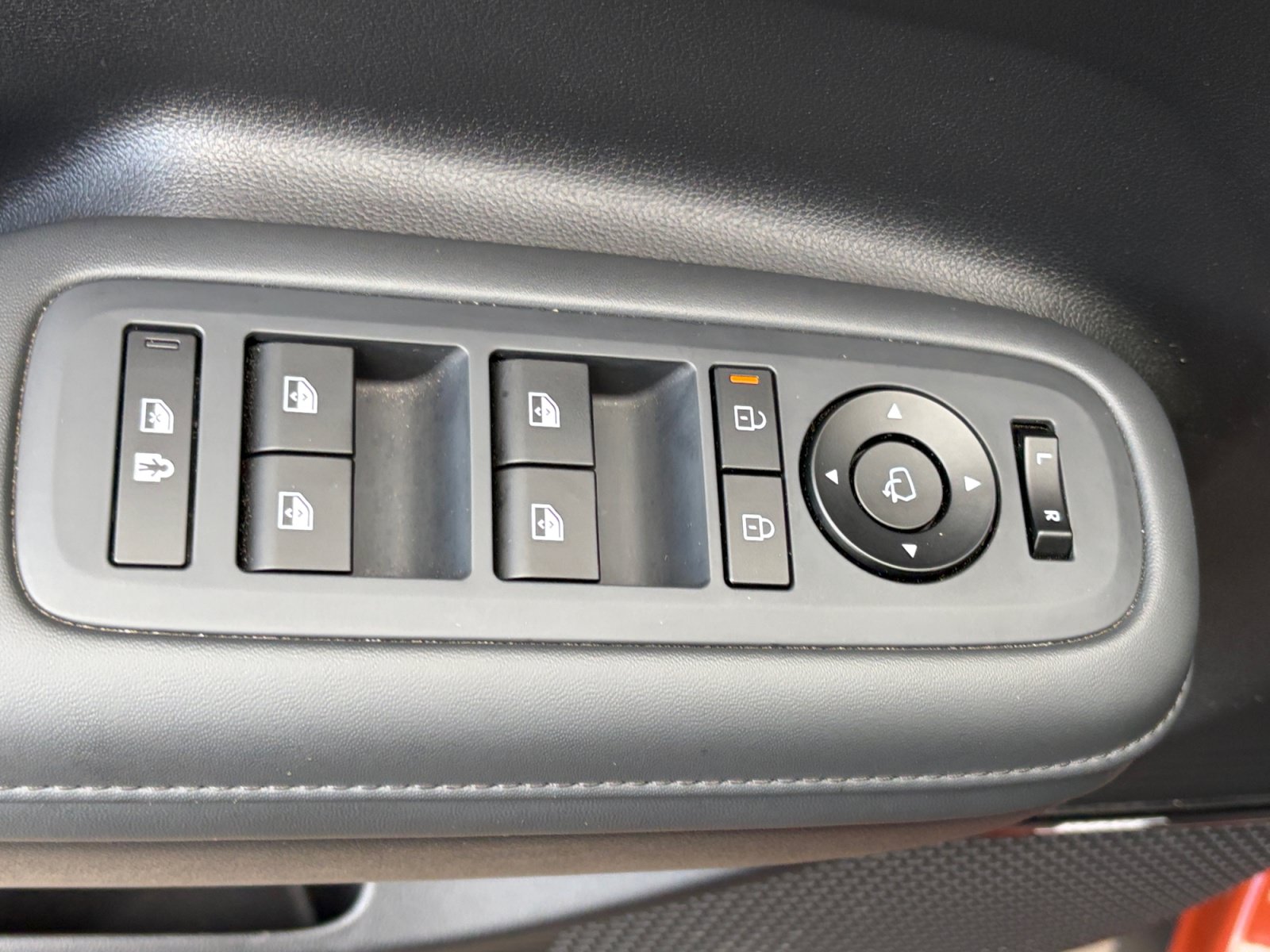 Used 2025 Hyundai Santa Fe Calligraphy AWD/4WD image 13
