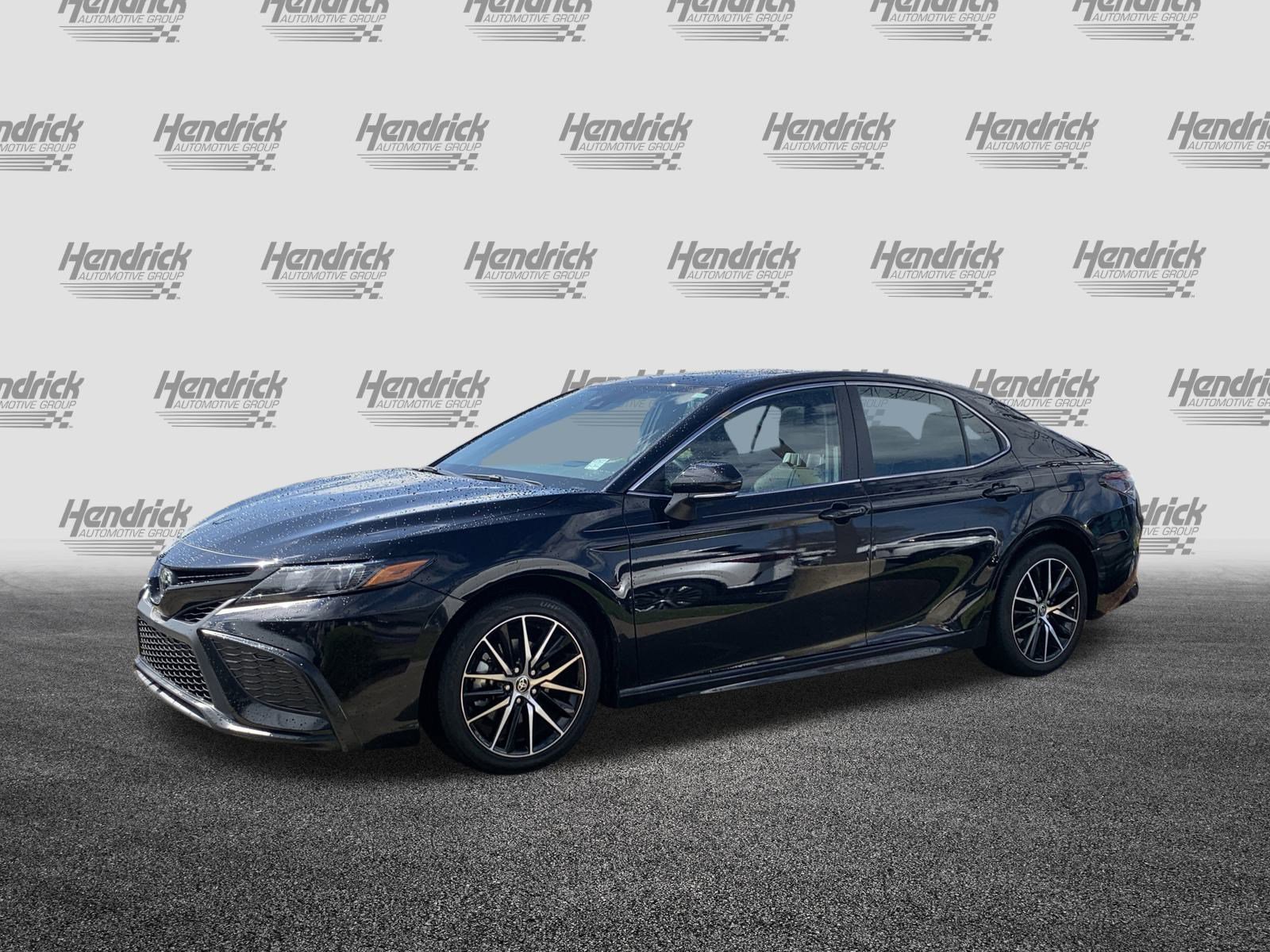 Used 2024 Toyota Camry SE image 5