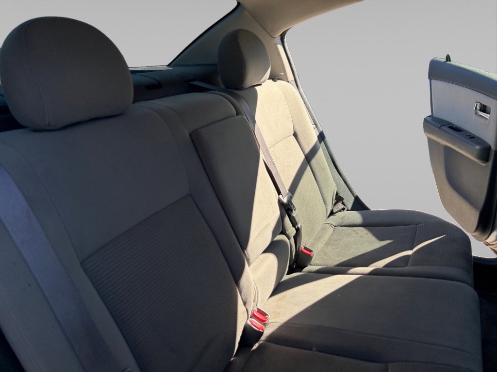 Used 2012 Nissan Sentra 2.0 SR w/ Special Edition Pkg FWD image 3
