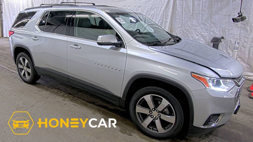 Used 2020 Chevrolet Traverse LT w/ LT Premium Package AWD/4WD image 1