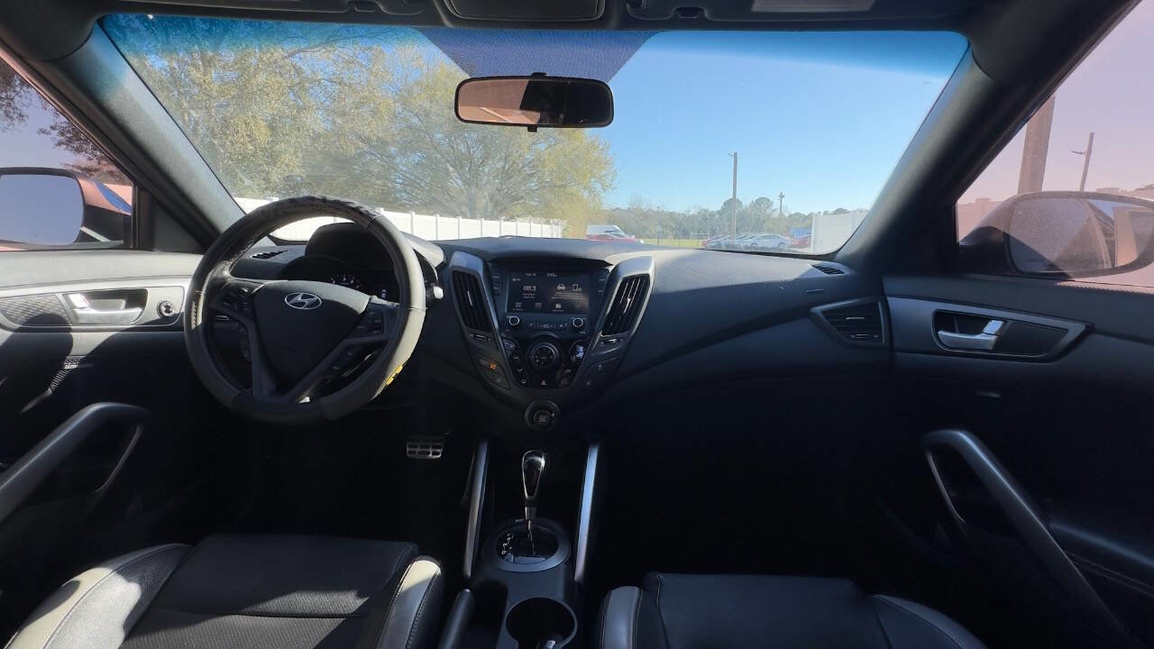 Used 2017 Hyundai Veloster Turbo image 16