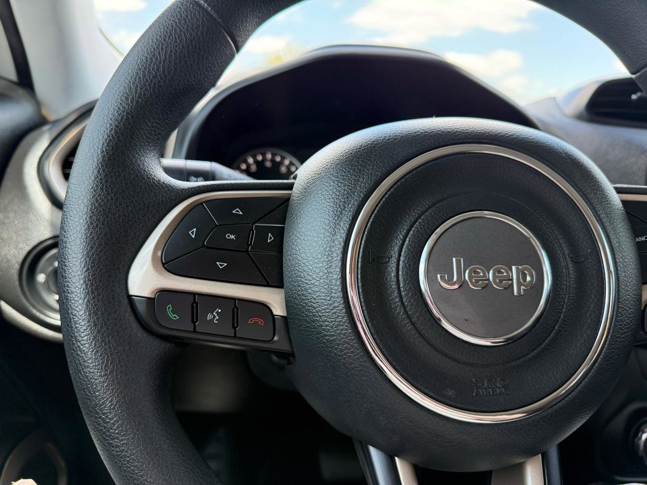 Used 2017 Jeep Renegade Sport w/ Power & Air Group image 18