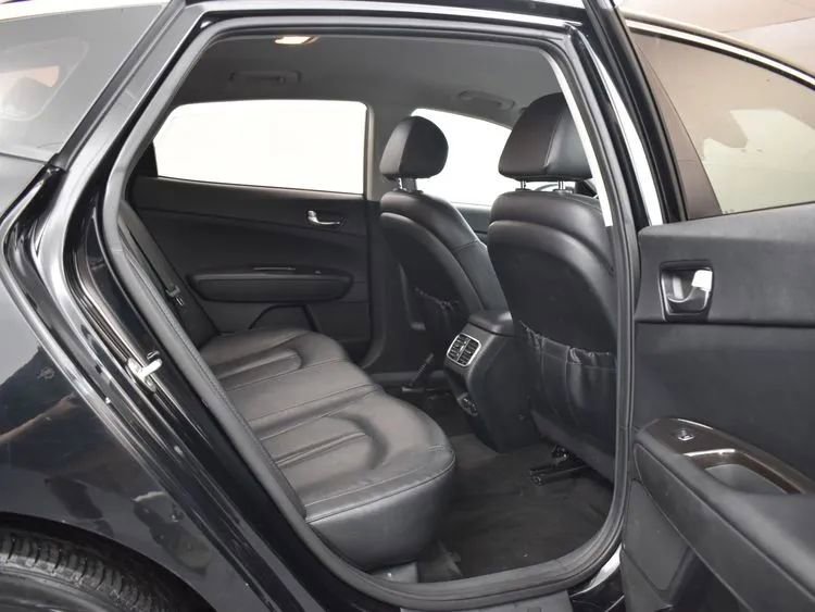 Used 2019 Kia Optima EX image 17