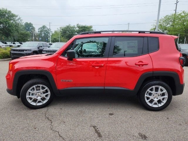 Used 2023 Jeep Renegade Latitude w/ Premium Group image 18