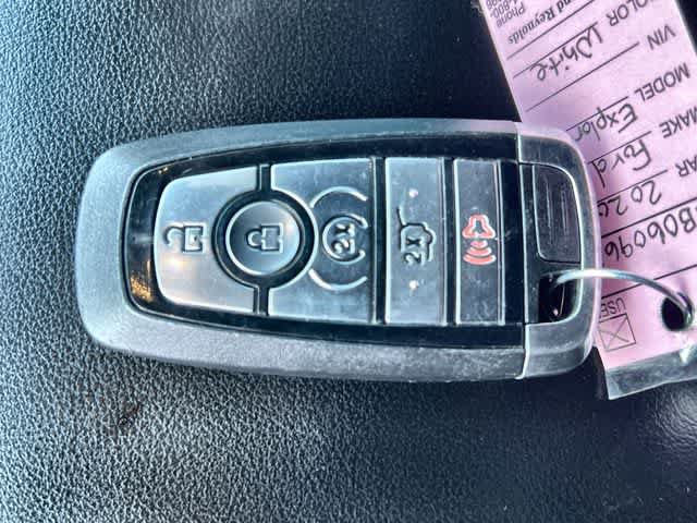 Used 2020 Ford Explorer XLT w/ Equipment Group 202A RWD image 21