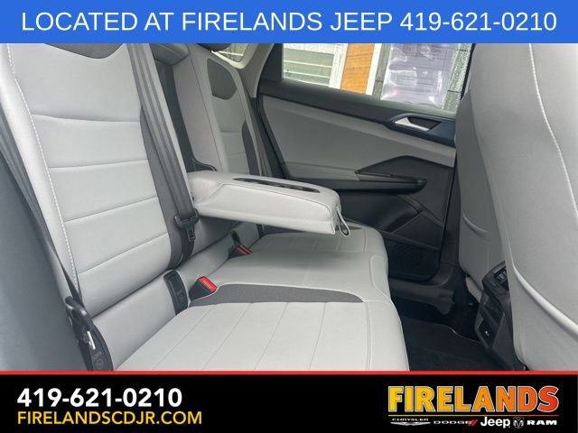 Used 2024 Volkswagen Taos SE image 13