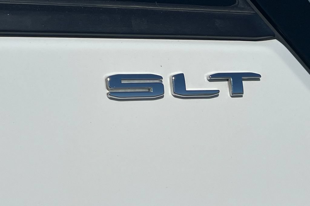 Used 2023 GMC Terrain SLT FWD image 28