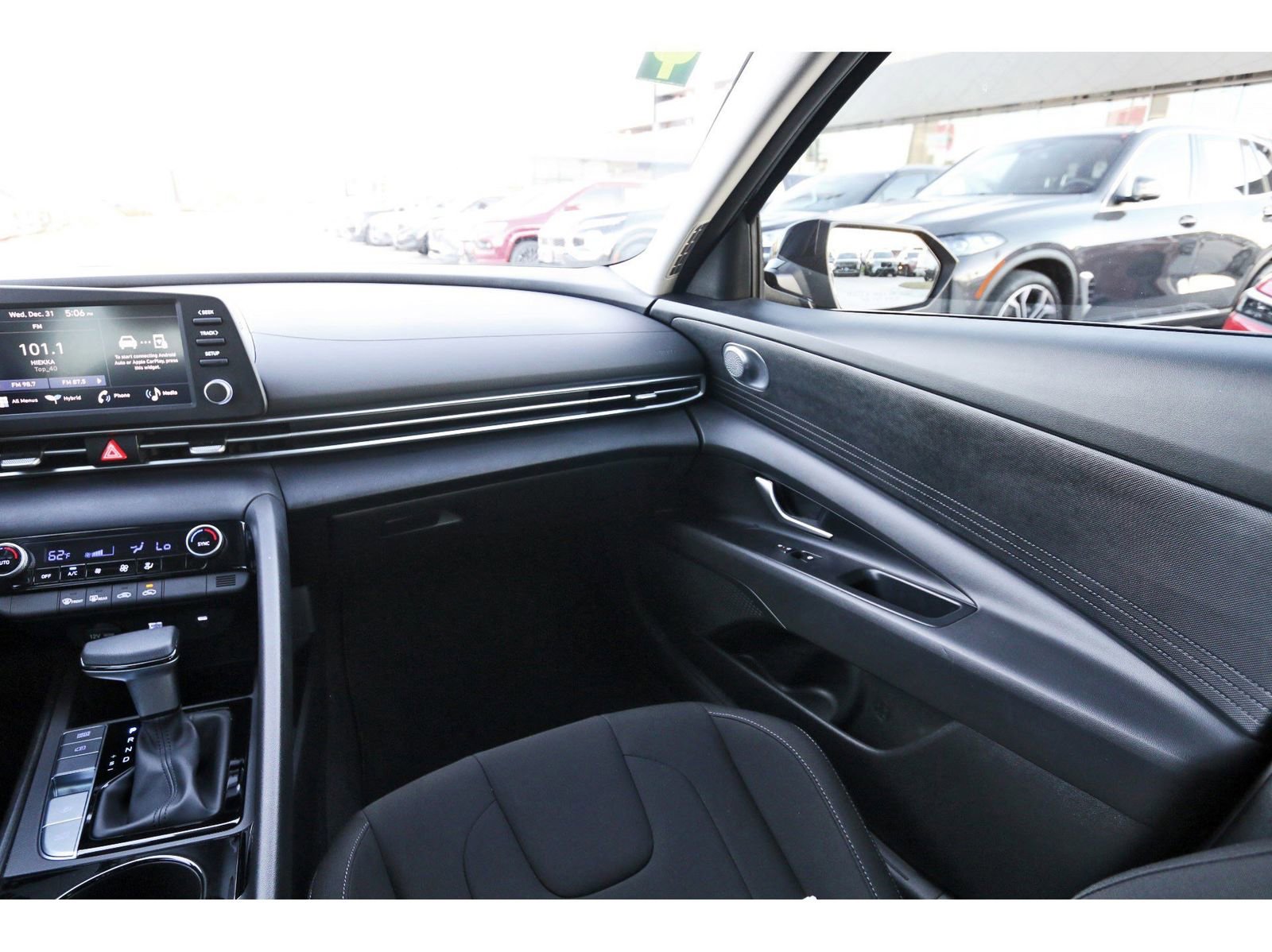 Certified 2025 Hyundai Elantra Blue image 13