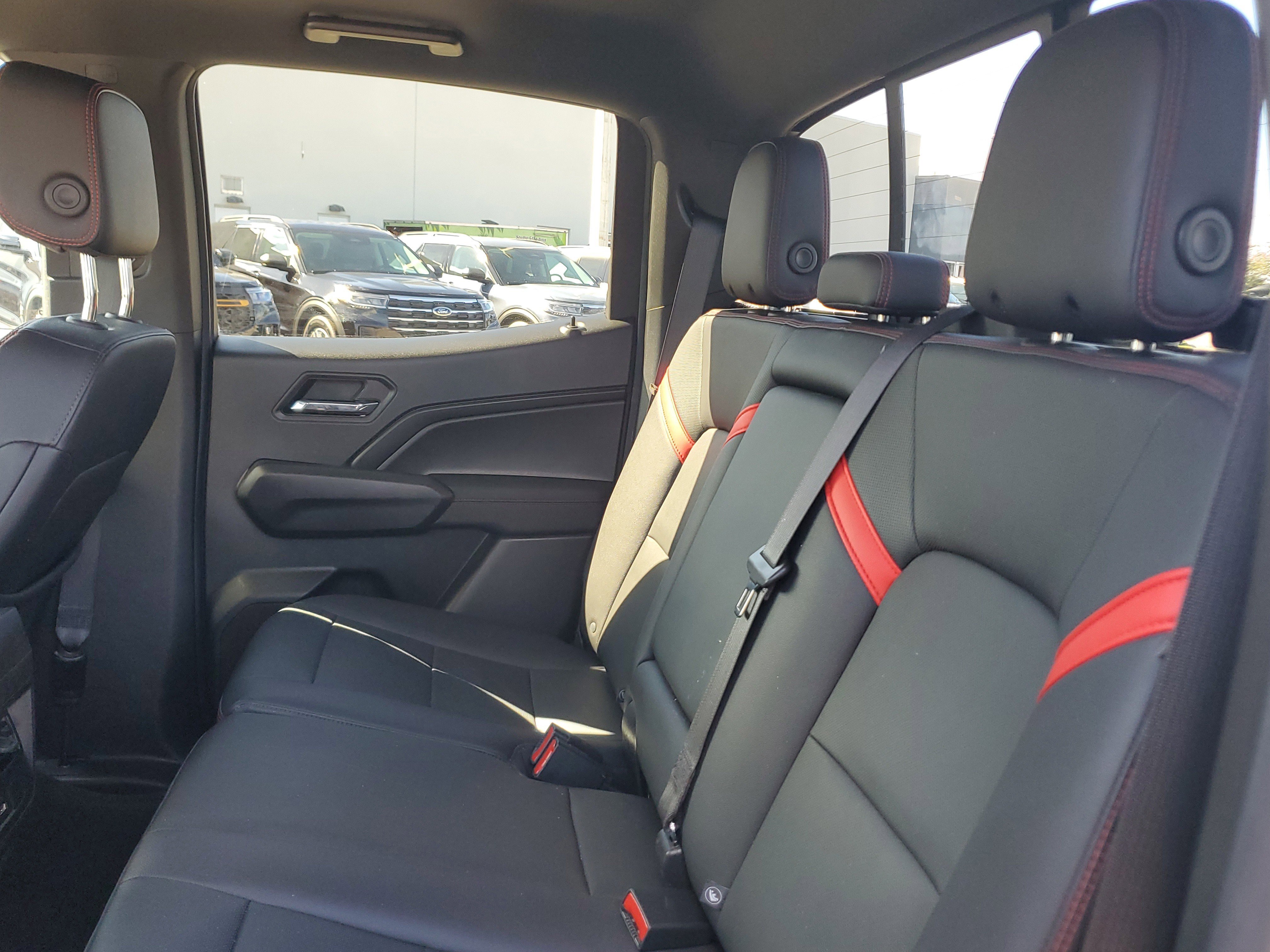 Used 2023 Chevrolet Colorado Z71 w/ Z71 Convenience Package 2 image 13