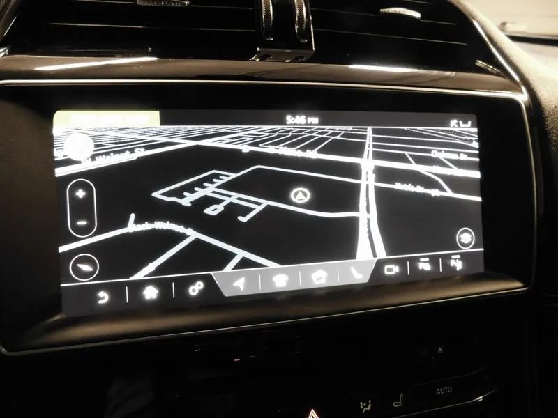 Used 2019 Jaguar F-PACE S AWD/4WD image 32
