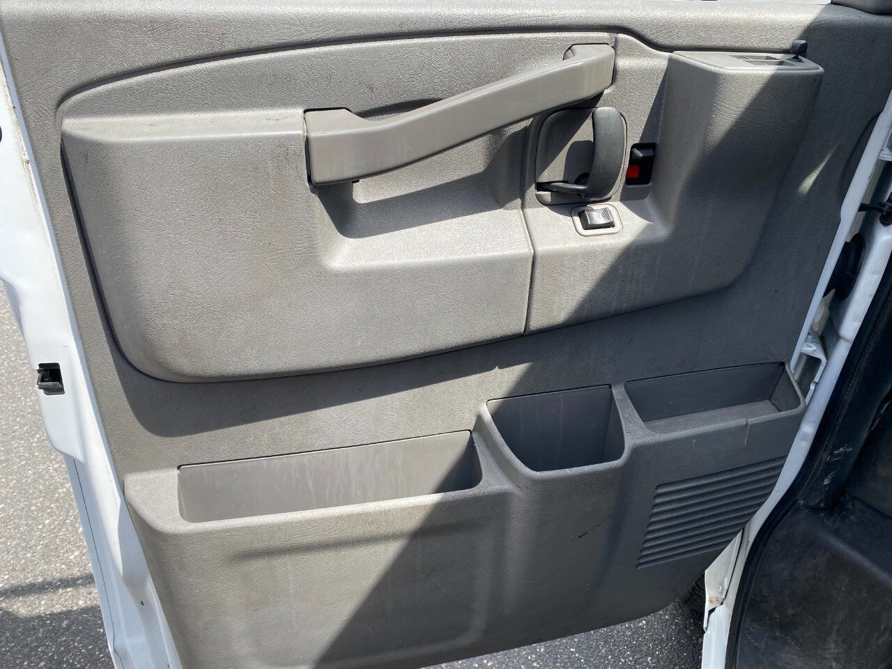 Used 2019 Chevrolet Express 2500 Extended w/ Driver Convenience Package RWD image 11