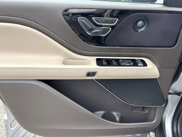 Certified 2023 Lincoln Aviator Reserve w/ Equipment Group 201A image 25