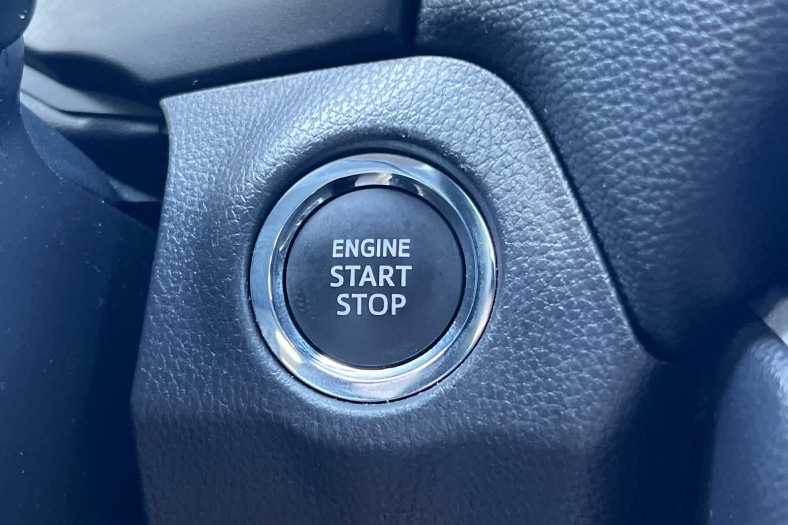 Used 2025 Toyota RAV4 XLE FWD image 24