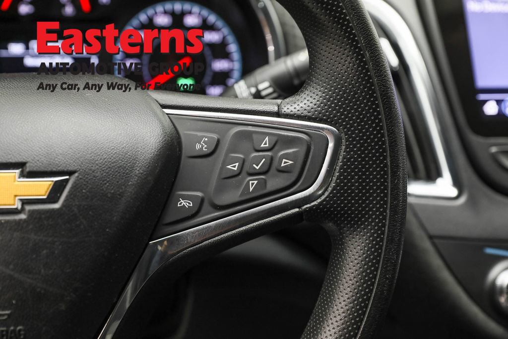 Used 2020 Chevrolet Malibu LT image 16