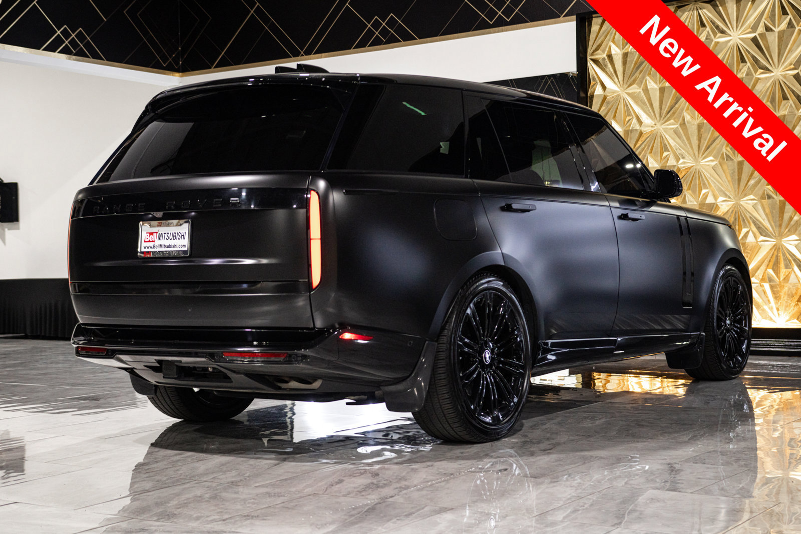Used 2023 Land Rover Range Rover Long Wheelbase SE AWD/4WD image 7