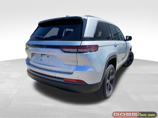 New 2026 Jeep Grand Cherokee Limited w/ Limited Altitude Package AWD/4WD image 3