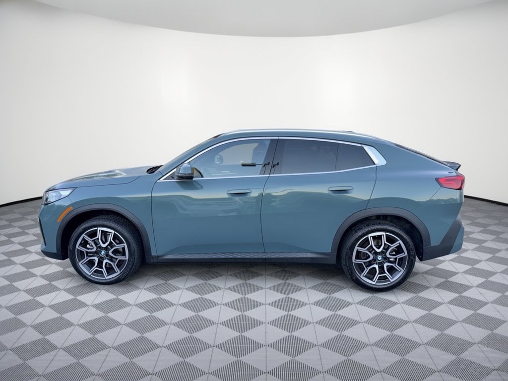 Certified 2026 BMW X2 xDrive28i AWD/4WD image 2