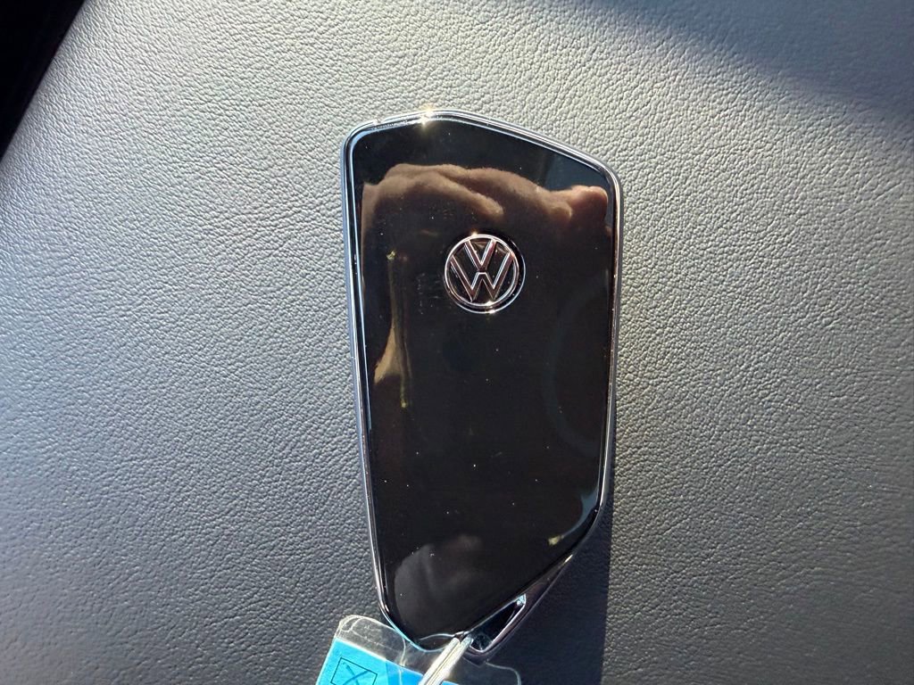 New 2026 Volkswagen Atlas Cross Sport SE image 32