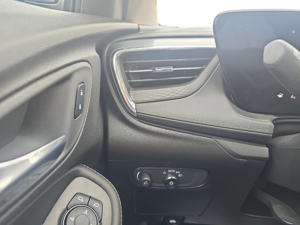 Used 2024 Buick Encore GX Preferred AWD/4WD image 23