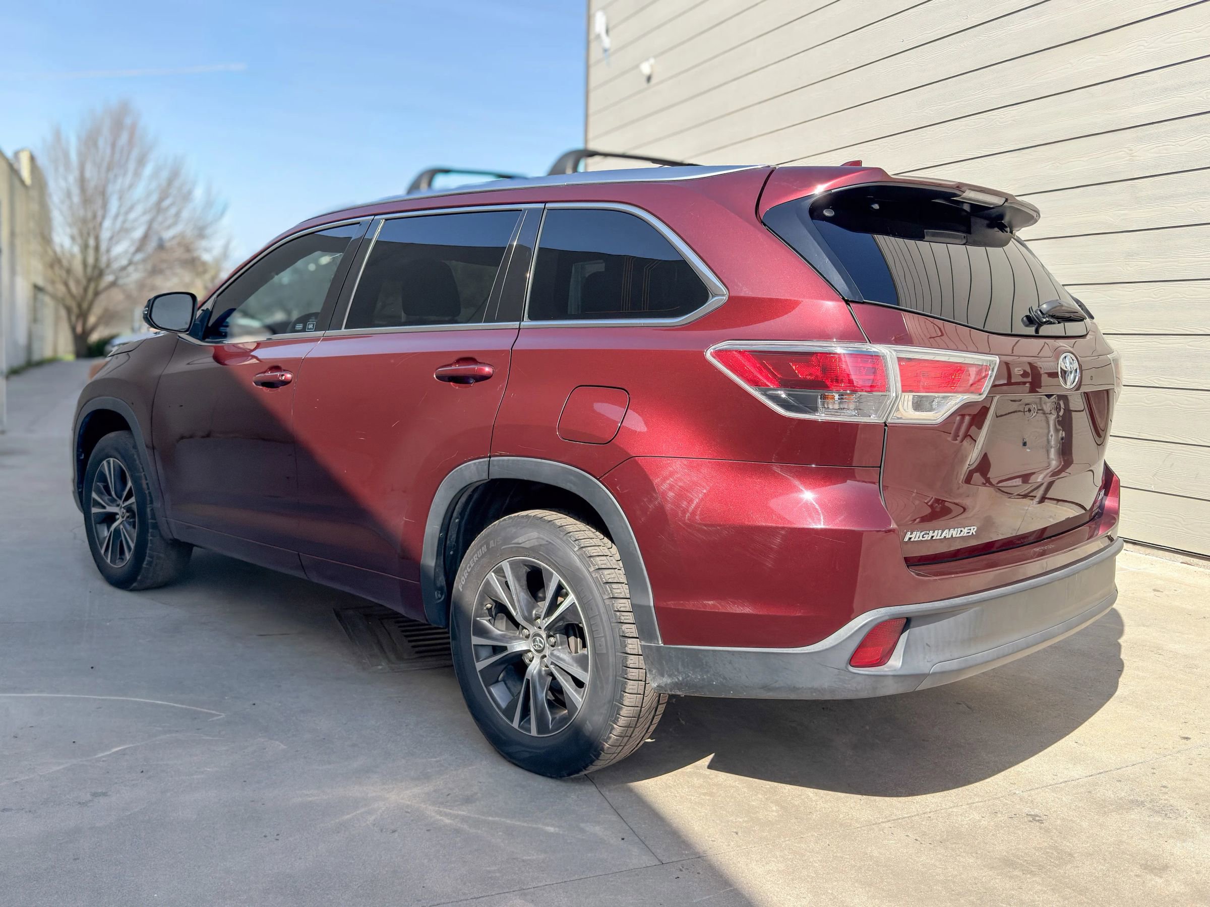 Used 2016 Toyota Highlander XLE image 5