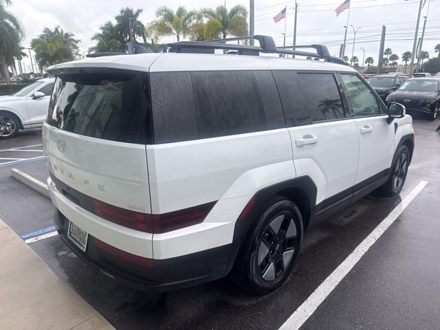 Used 2025 Hyundai Santa Fe SEL FWD image 6