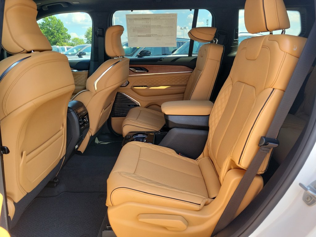 New 2027 Jeep Grand Cherokee L Summit AWD/4WD image 10