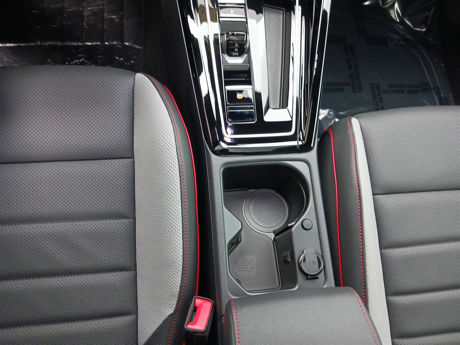 New 2025 Volkswagen GTI SE image 25