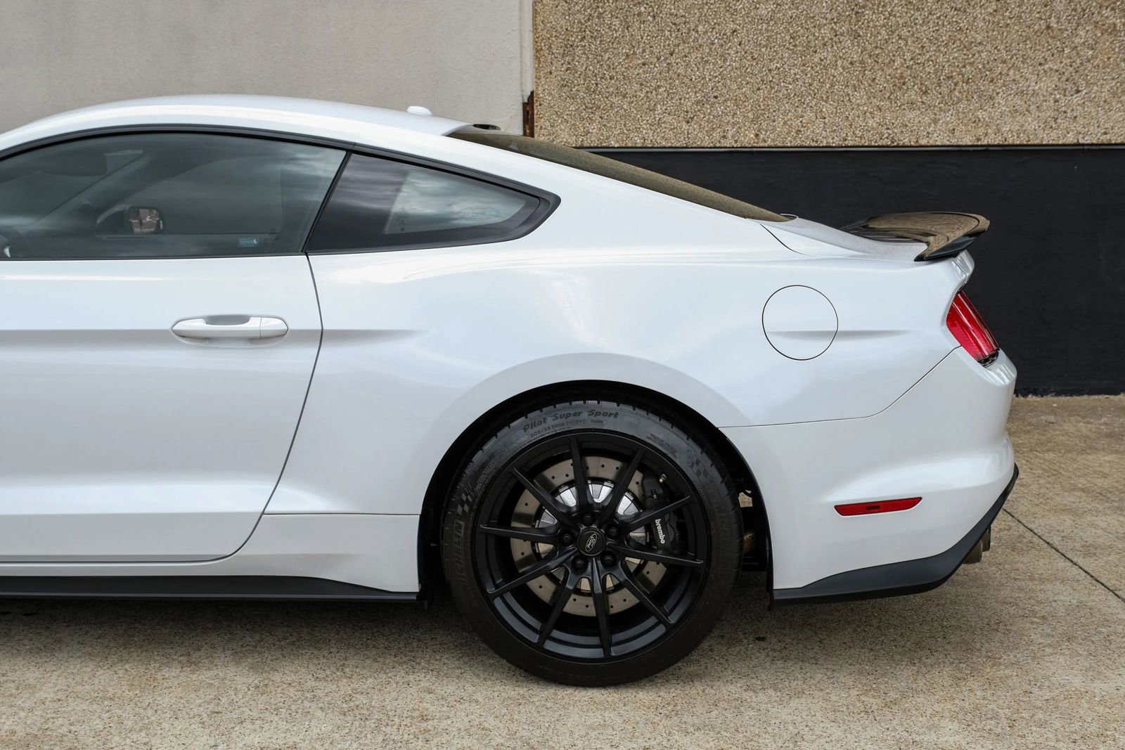 Used 2017 Ford Mustang Shelby GT350 w/ Electronics Package RWD image 12