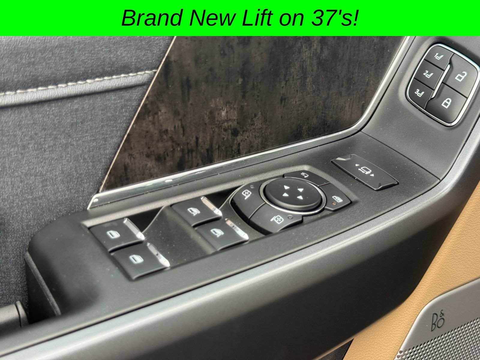 Used 2025 Ford F350 Lariat w/ Lariat Ultimate Package AWD/4WD image 20