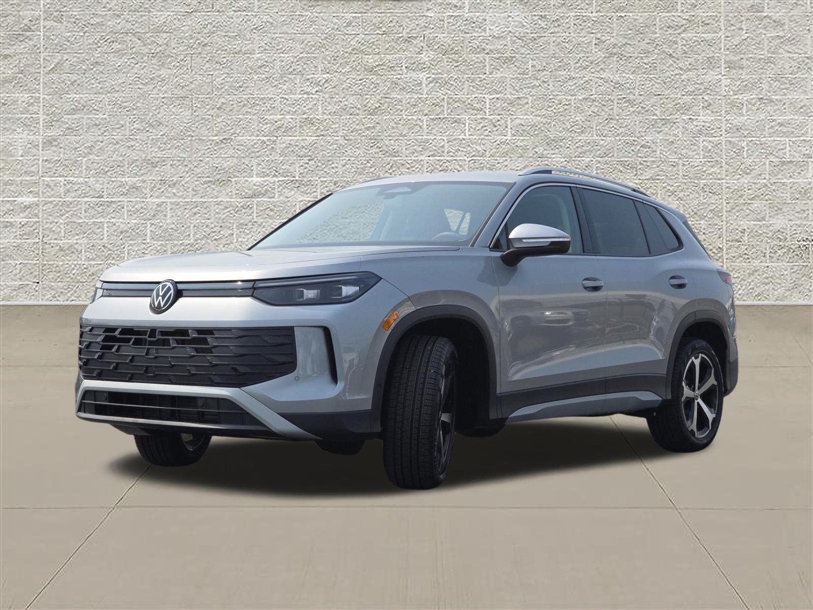 New 2026 Volkswagen Tiguan SE AWD/4WD image 3