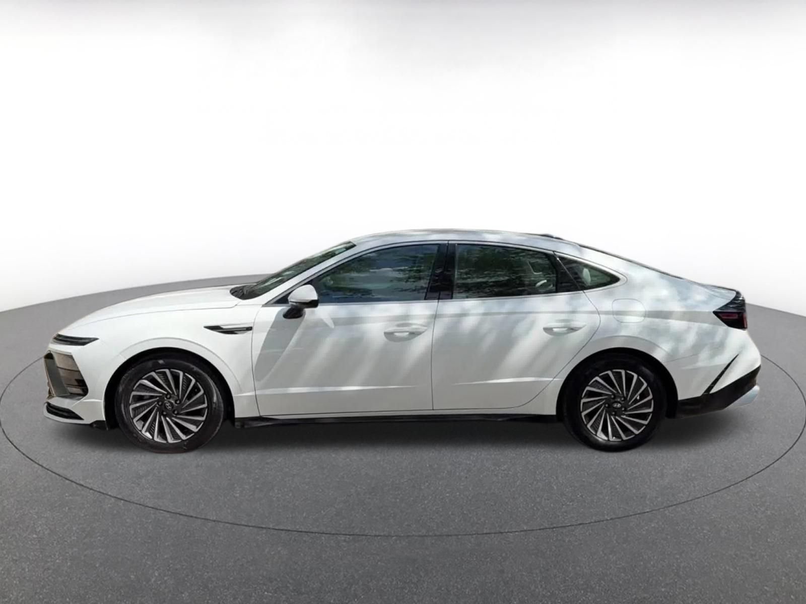 Used 2025 Hyundai Sonata SEL FWD image 9
