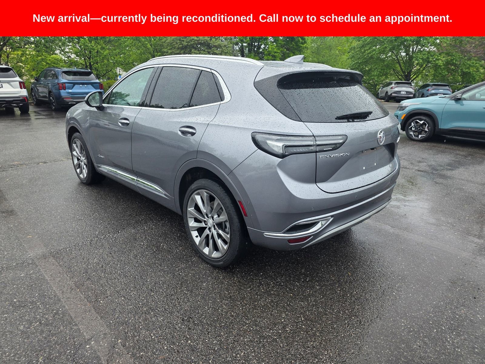 Used 2021 Buick Envision Avenir w/ Technology Package II FWD image 3
